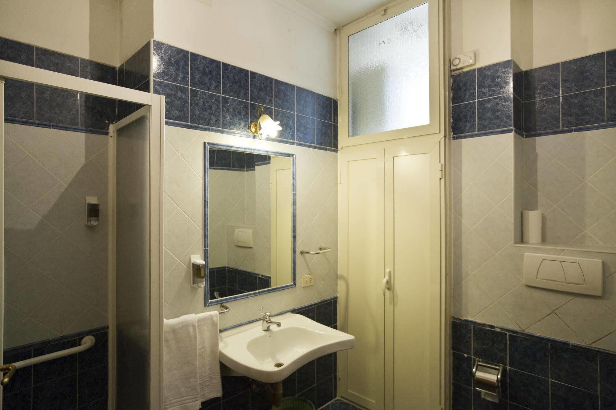 Hotel Lella Рим Экстерьер фото