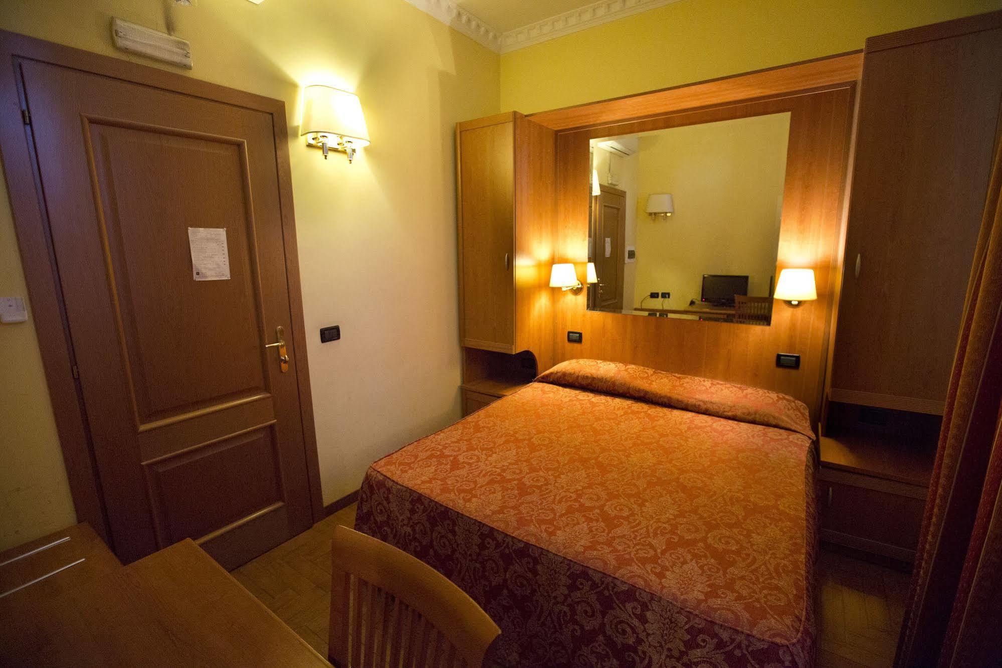 Hotel Lella Рим Экстерьер фото