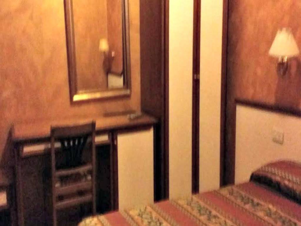 Hotel Lella Рим Экстерьер фото