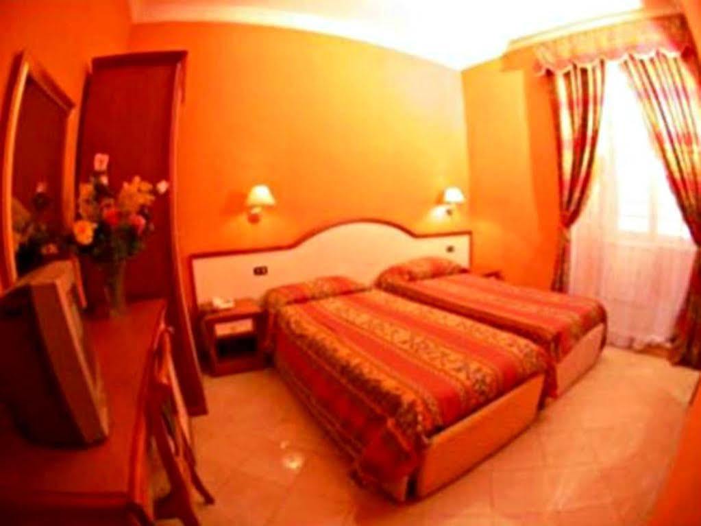 Hotel Lella Рим Экстерьер фото