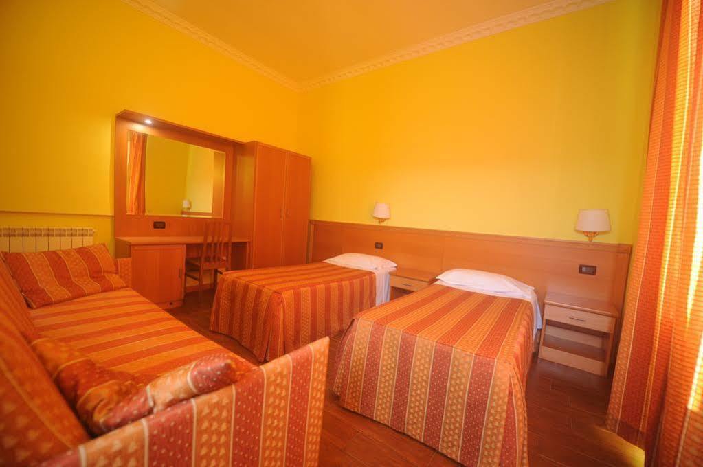 Hotel Lella Рим Экстерьер фото