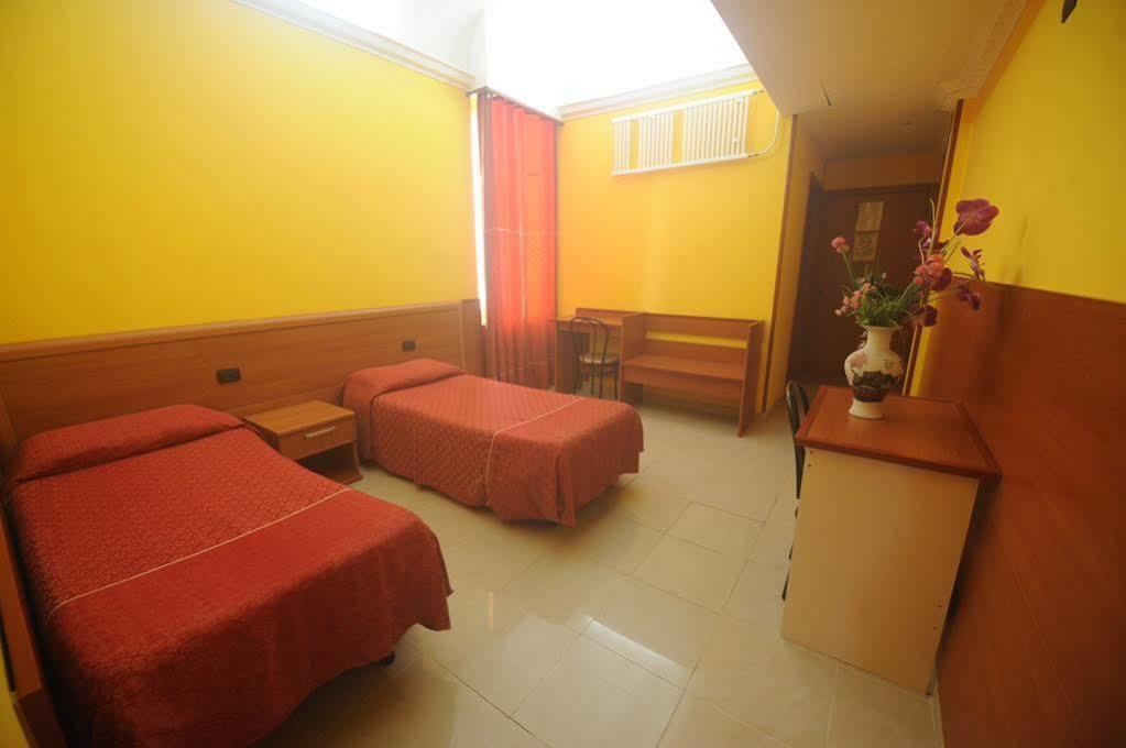 Hotel Lella Рим Экстерьер фото